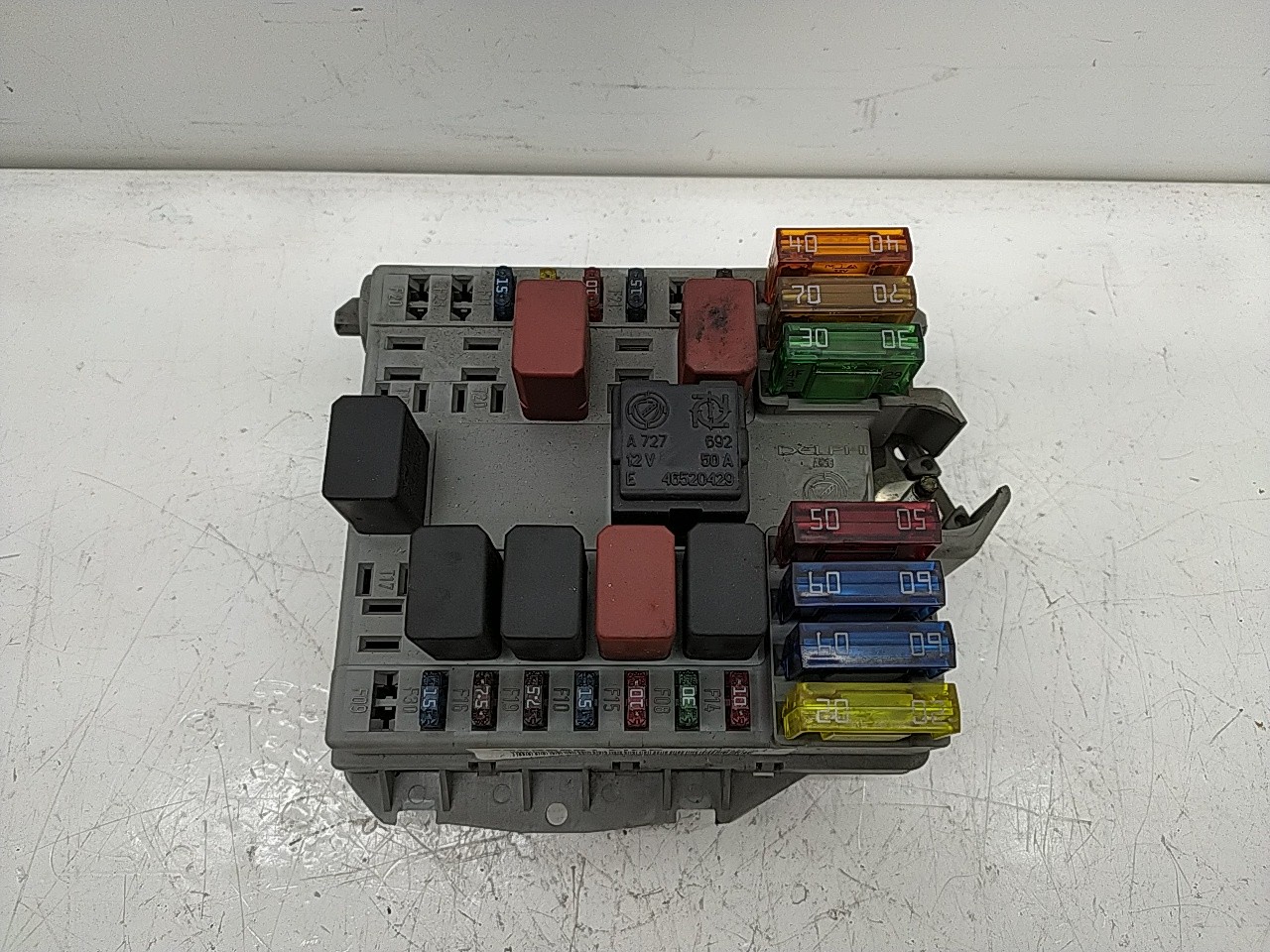 Caixa fusiveis (20265248).