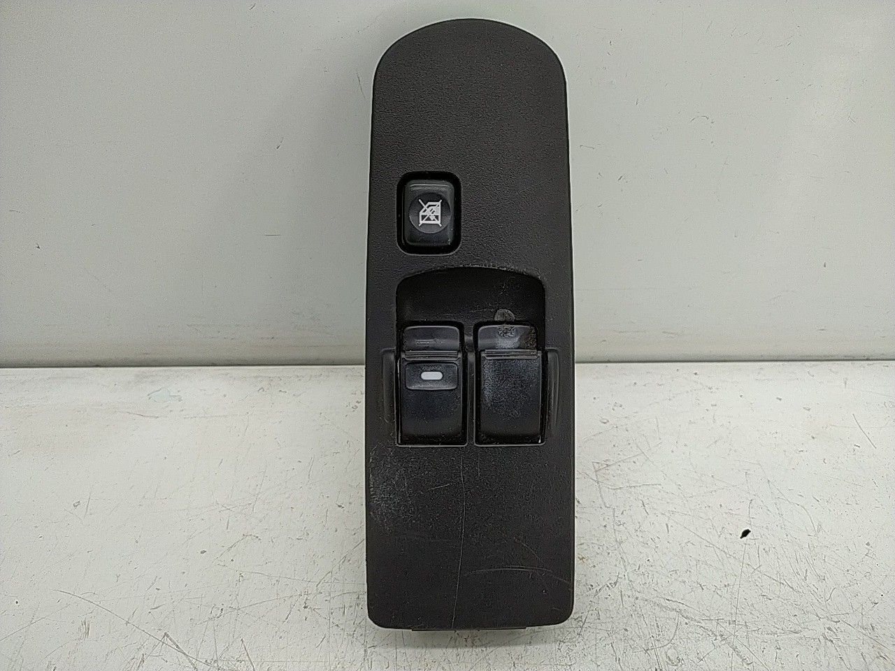 Interruptor vidros porta cond/pass (20265428).