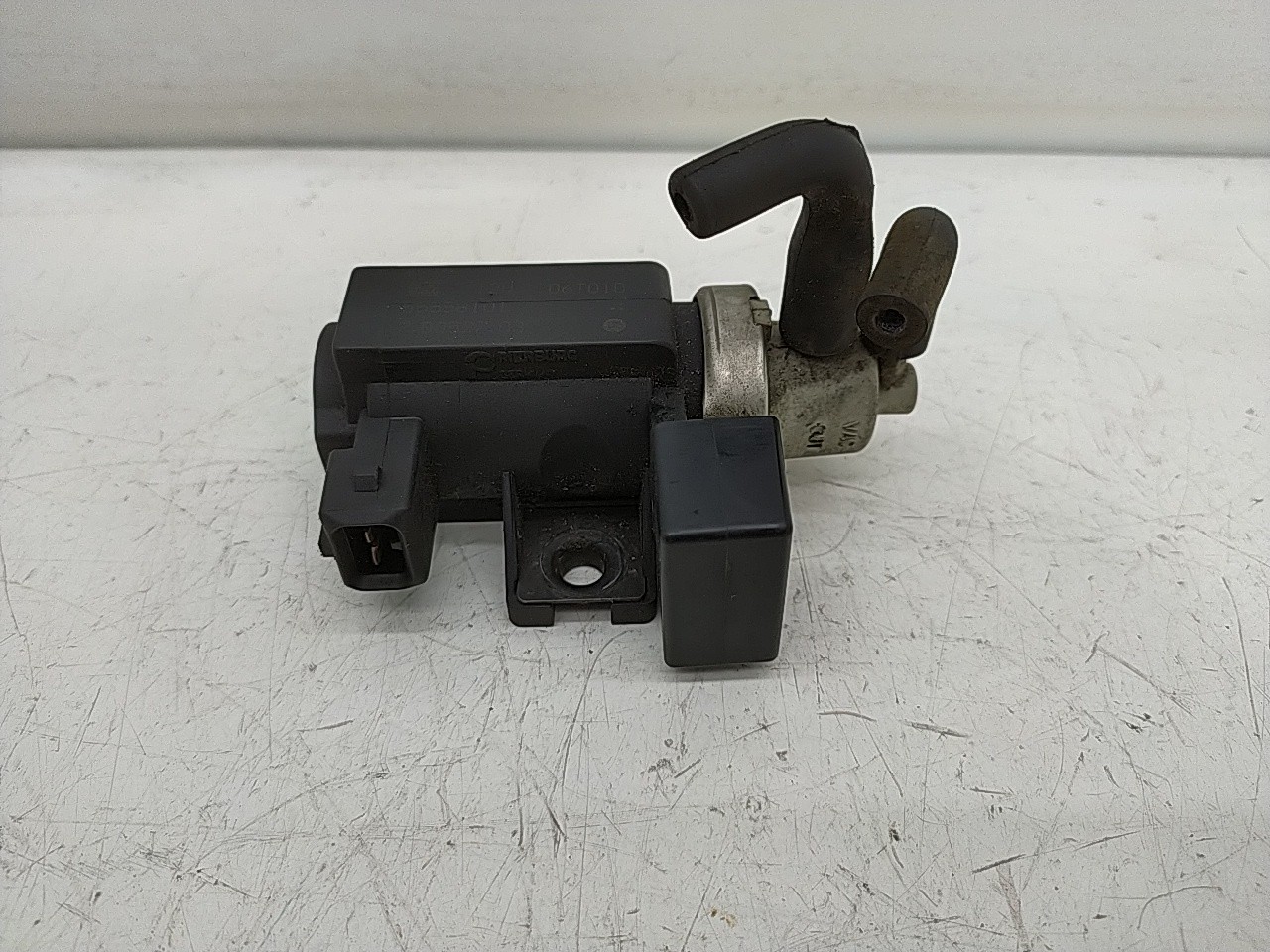 Valvula pressão turbo Vacuo / EGR (20265449).