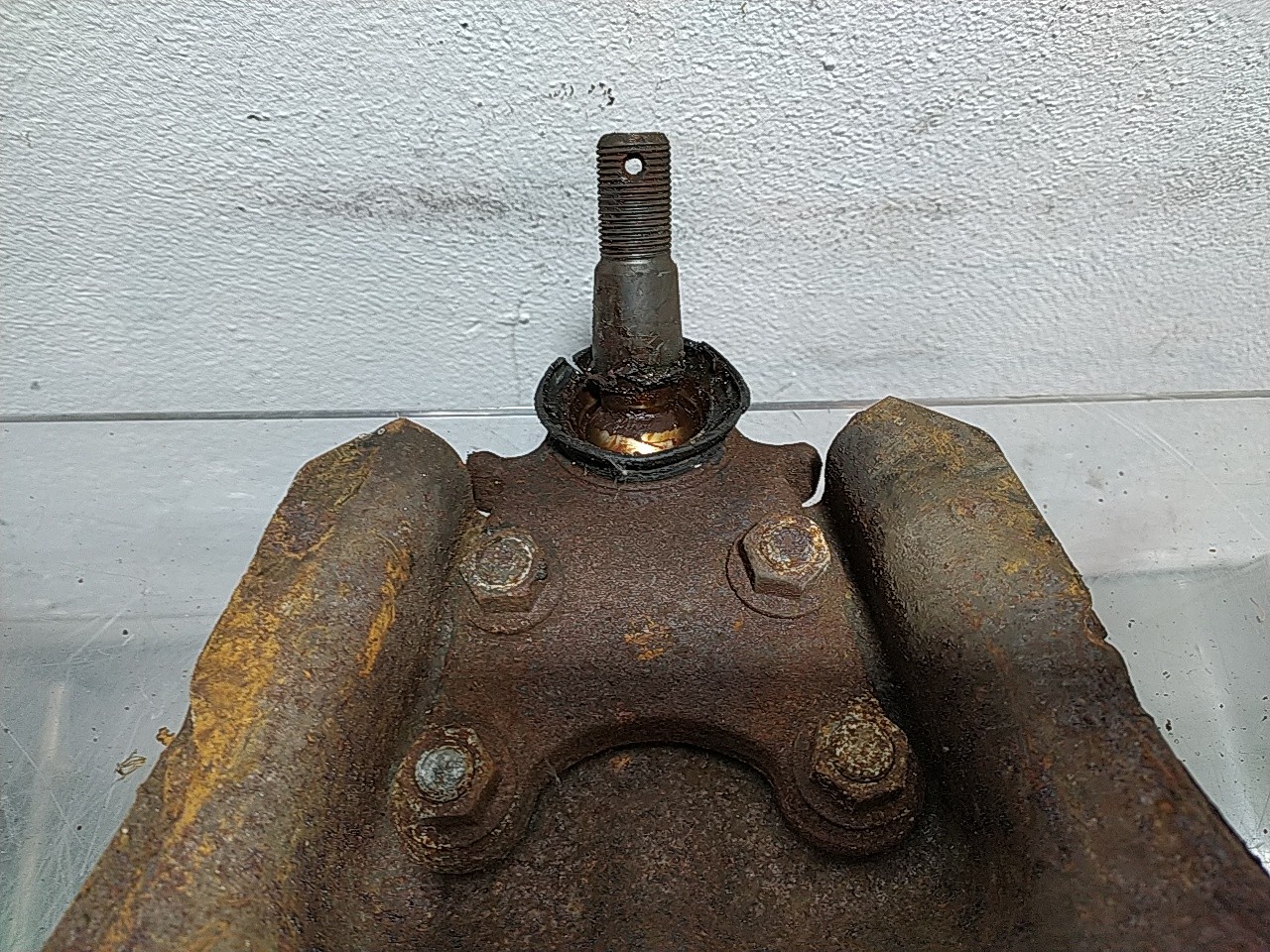 Braço suspensão frente direito (20186360).