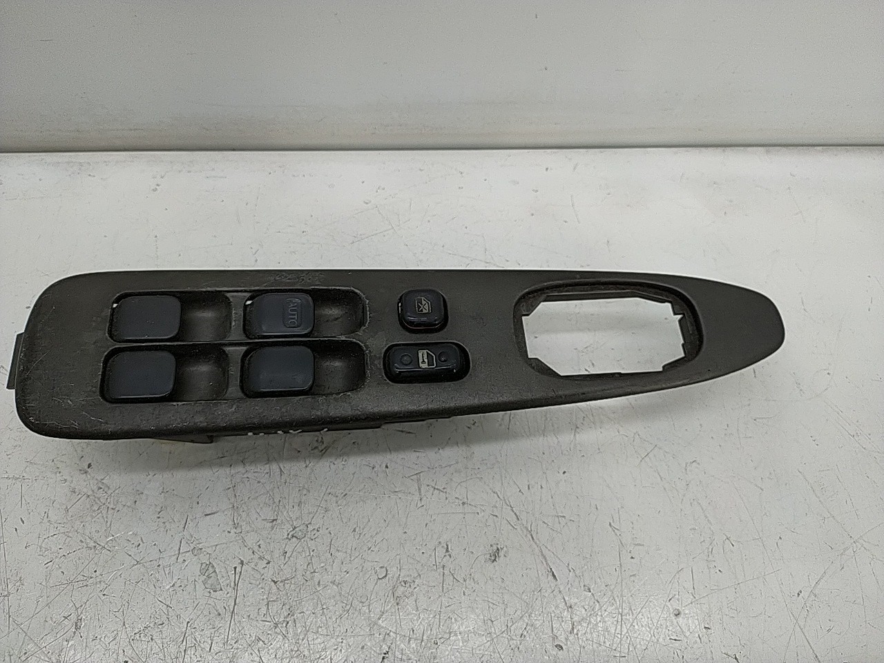 Interruptor vidros porta cond/pass (20190102).