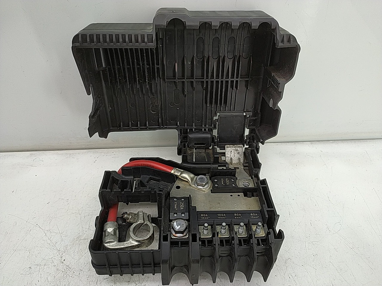 Caixa fusiveis (20266942).