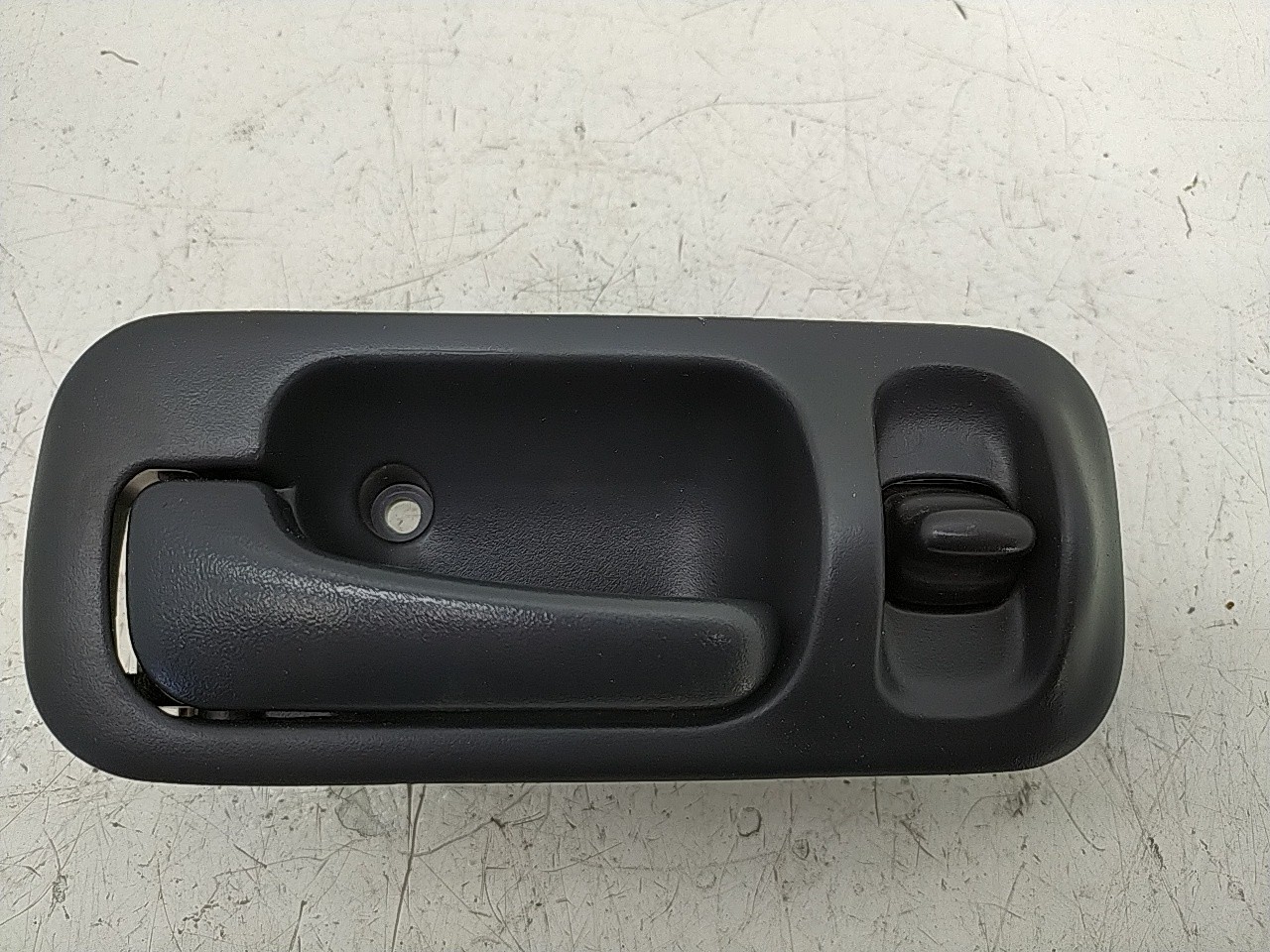 Puxador interior tras esquerdo (20267075).