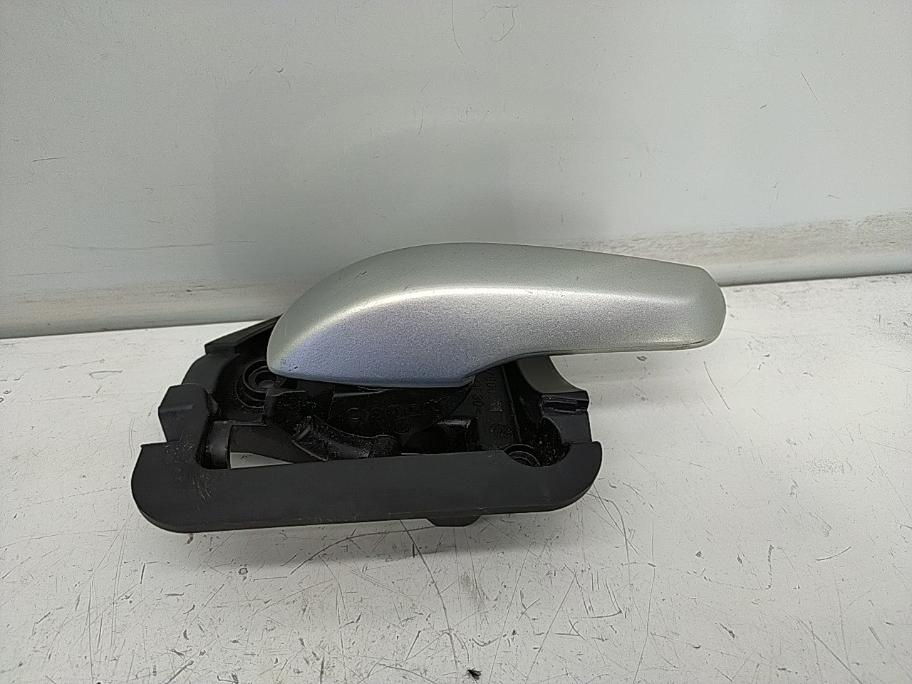 Puxador interior frente esquerdo (20267710).