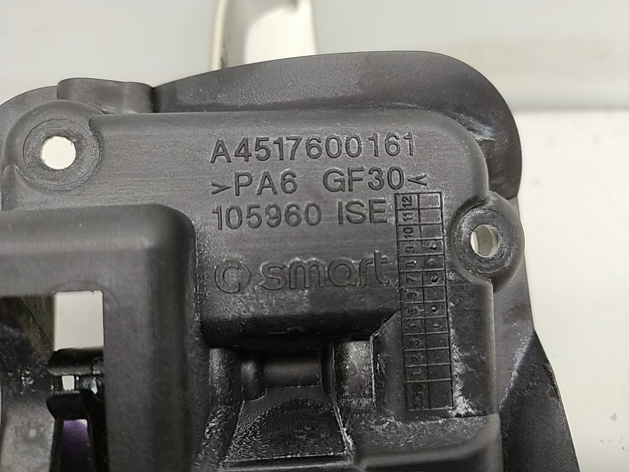 Puxador interior frente esquerdo (20267710).