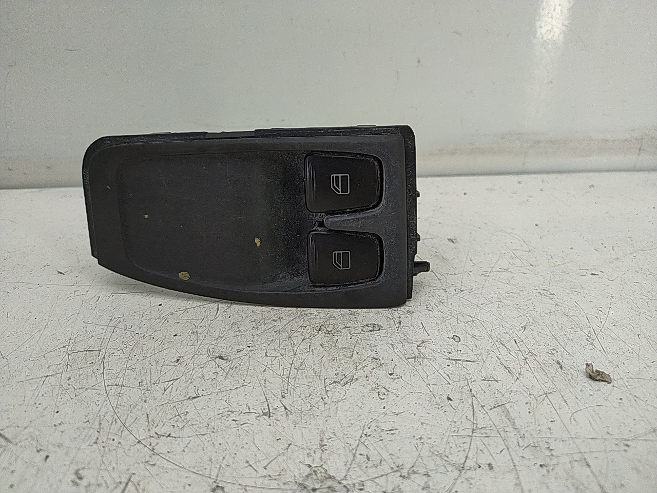 Interruptor vidros porta cond/pass (20268080).