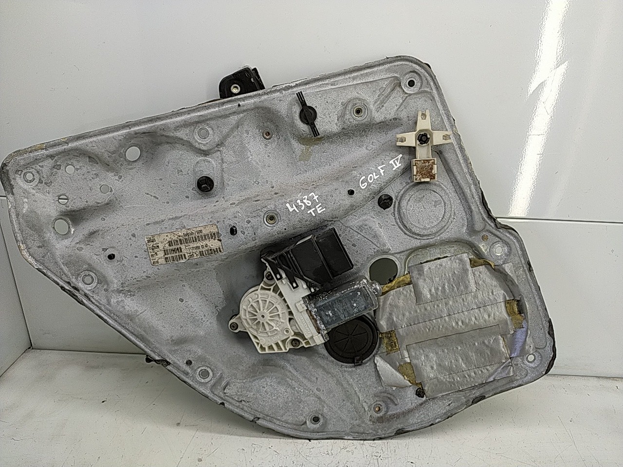 Elevador elect tras esq (20251309).