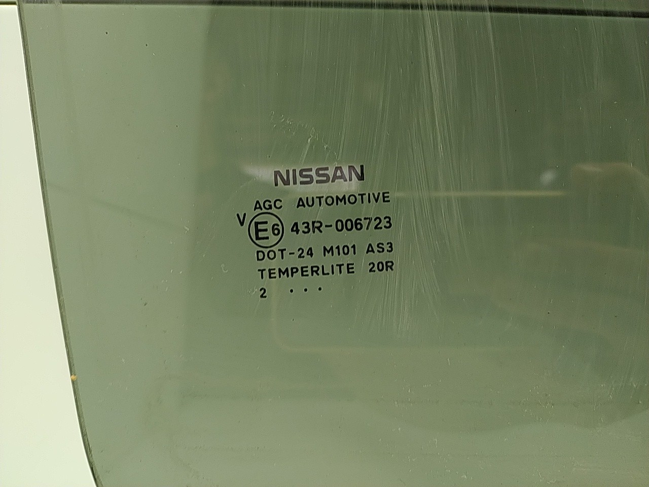 Vidro porta tras direita (20243048).