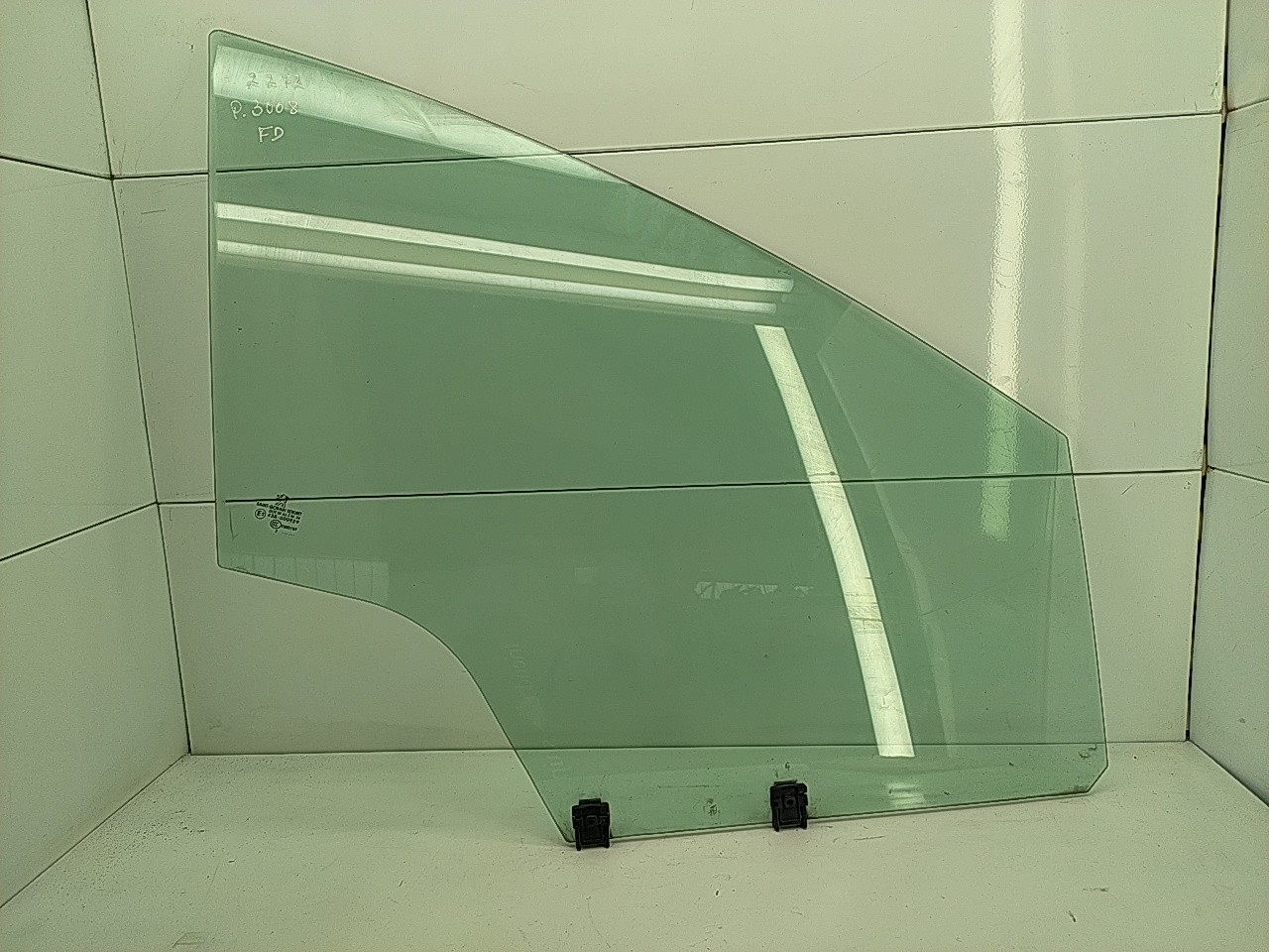 Vidro porta frente direita (20268235).