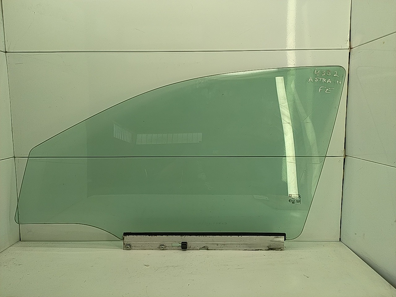 Vidro porta frente esquerda (20268236).