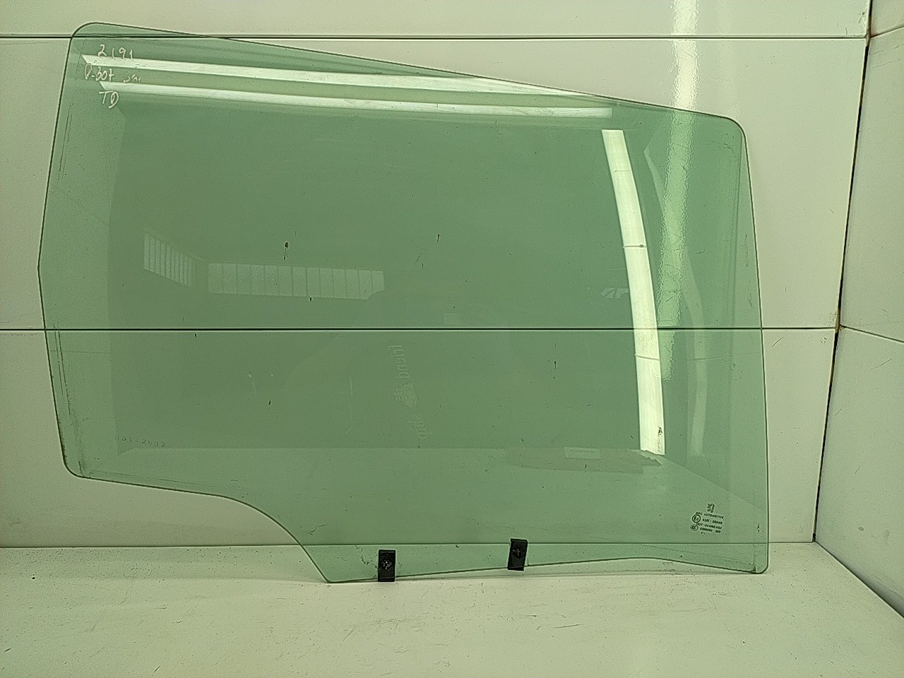 Vidro porta tras direita (20268239).
