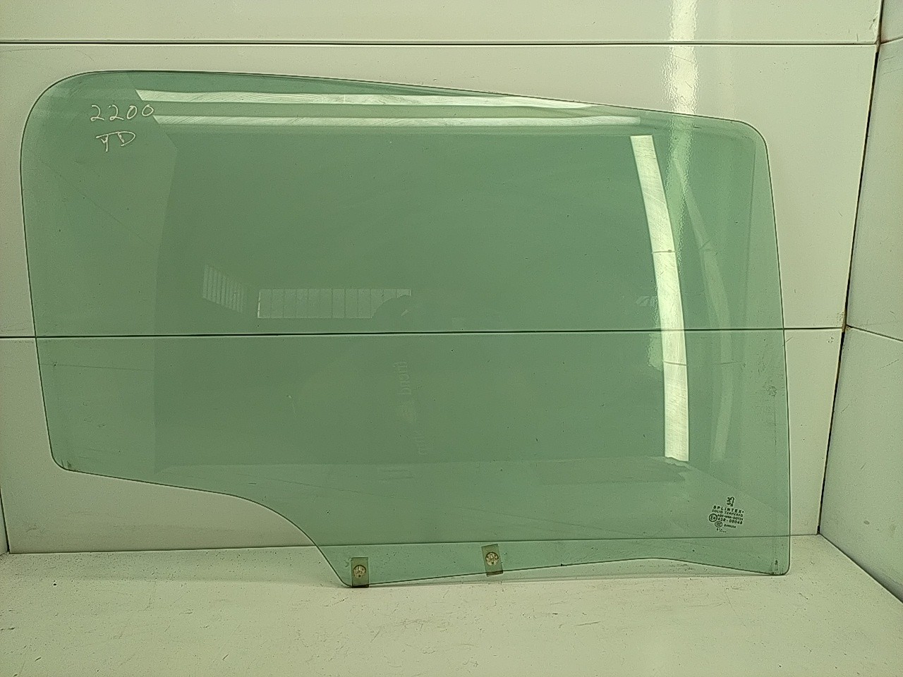Vidro porta tras direita (20209700).