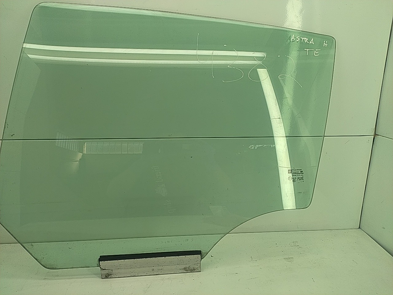 Vidro porta tras esquerda (20257794).