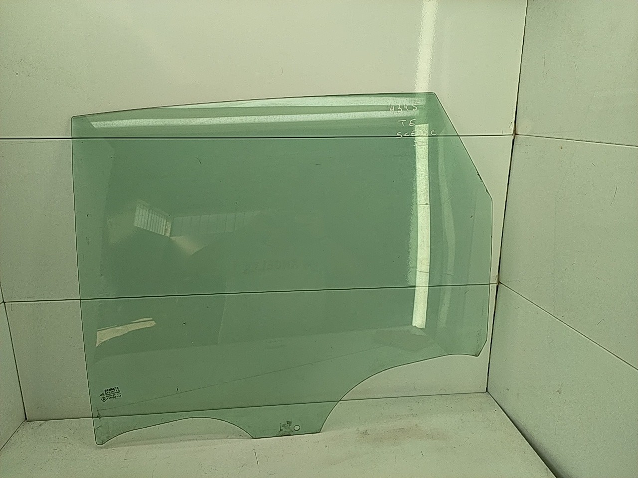 Vidro porta tras esquerda (20268247).