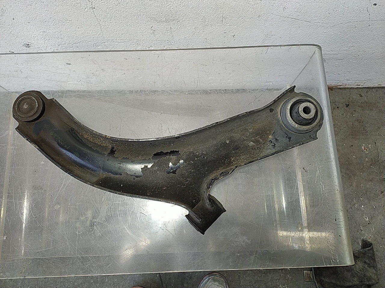 Braço suspensão frente esquerdo (20257361).