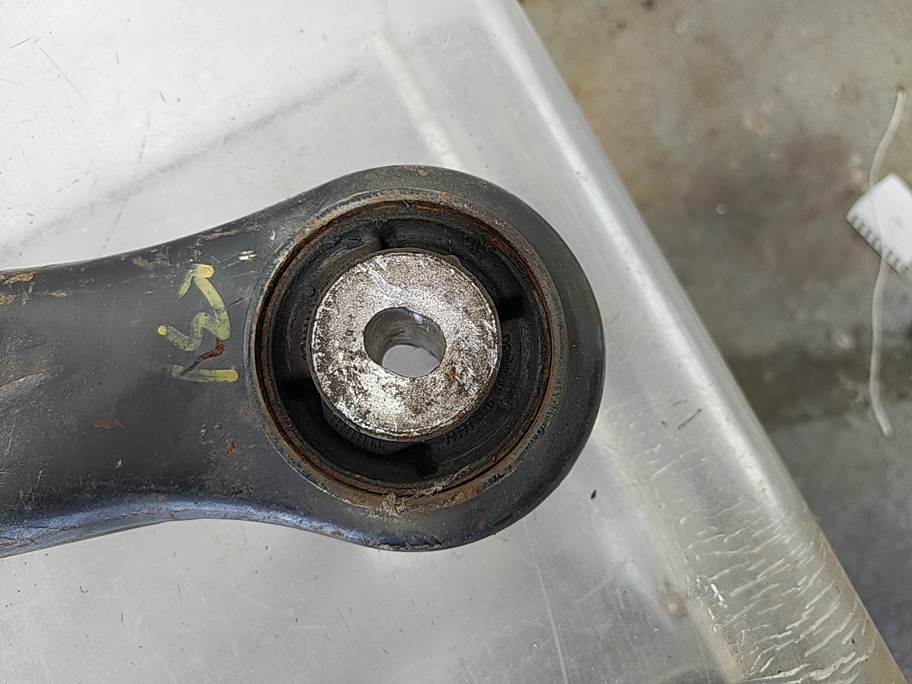 Braço suspensão frente direito (20185427).