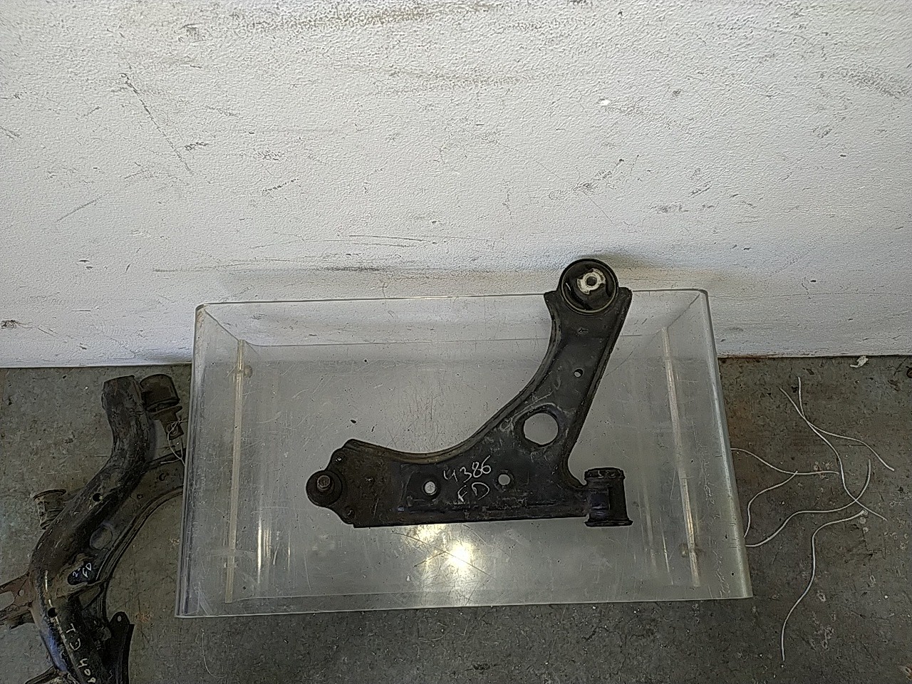 Braço suspensão frente direito (20251377).