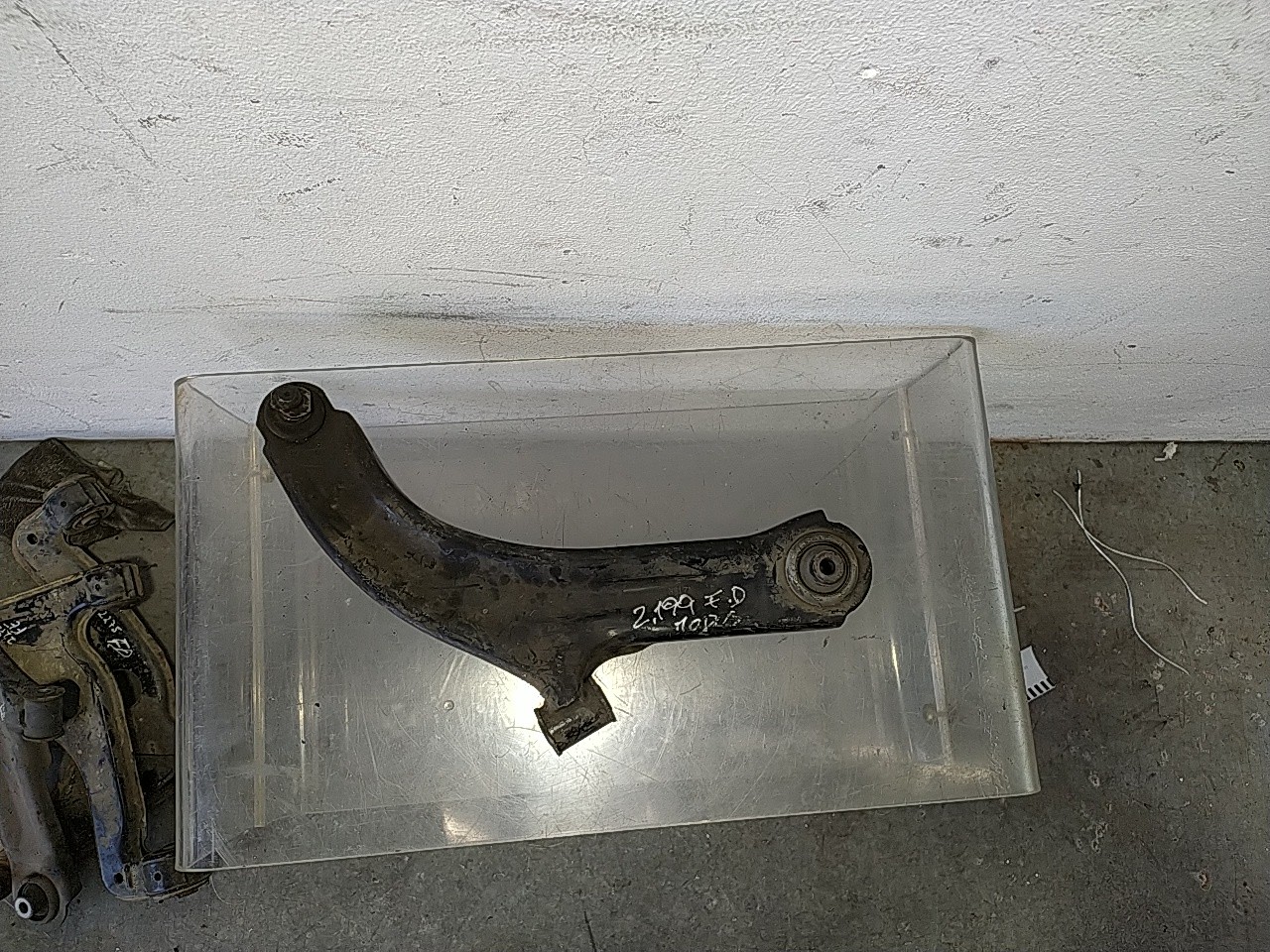 Braço suspensão frente direito (20209418).