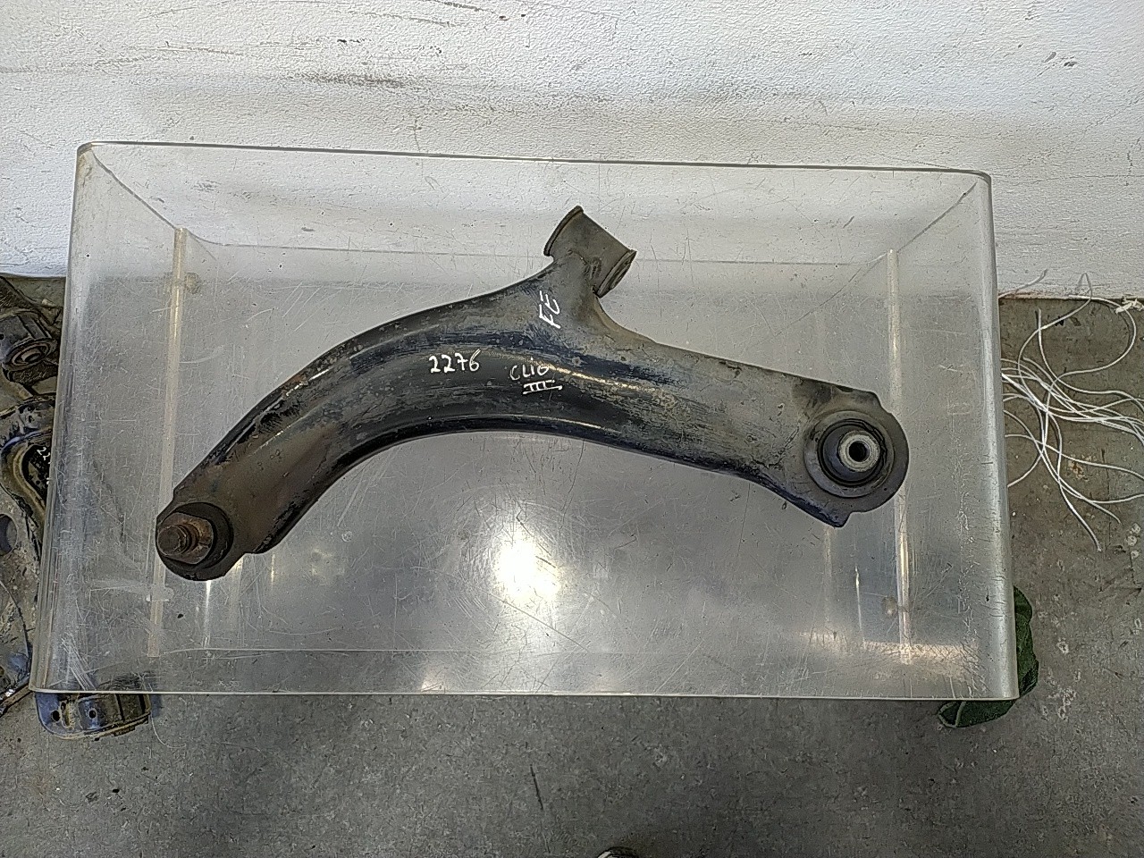 Braço suspensão frente esquerdo (20267088).