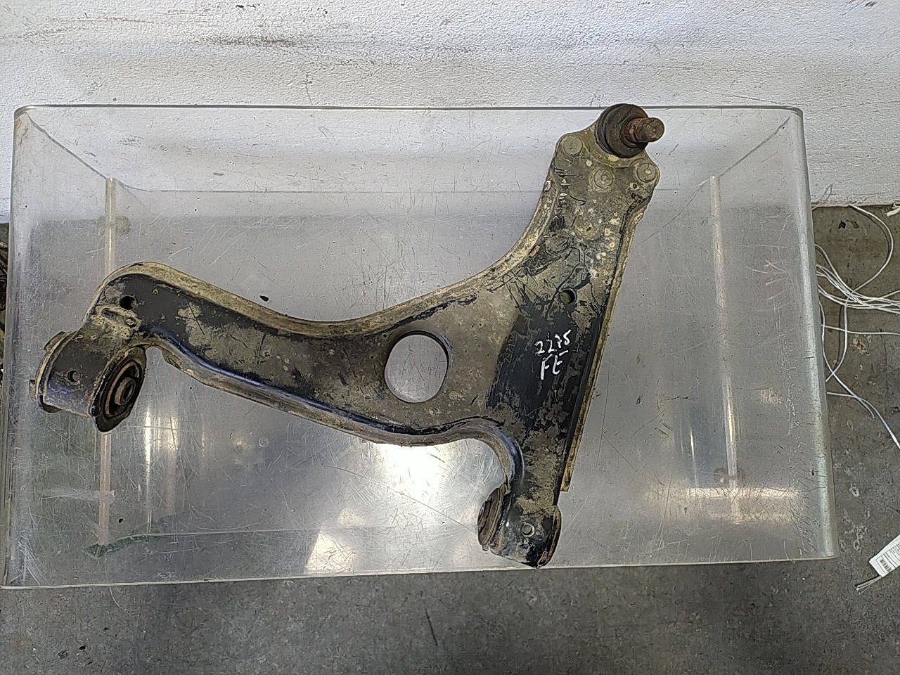 Braço suspensão frente esquerdo (20266840).