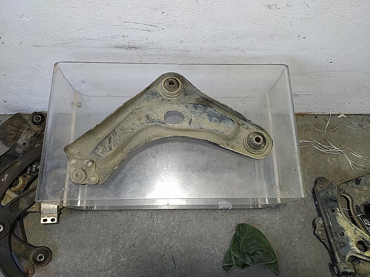 Braço suspensão frente direito (20265297).