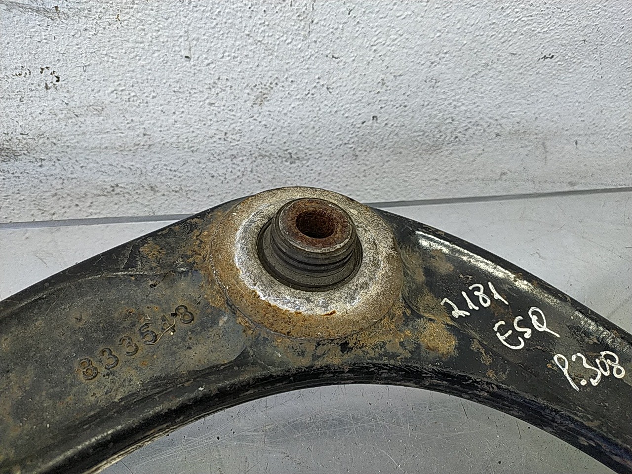 Braço suspensão frente esquerdo