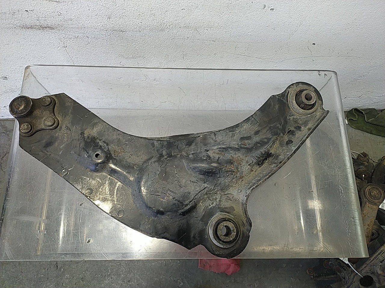 Braço suspensão frente esquerdo (20268293).