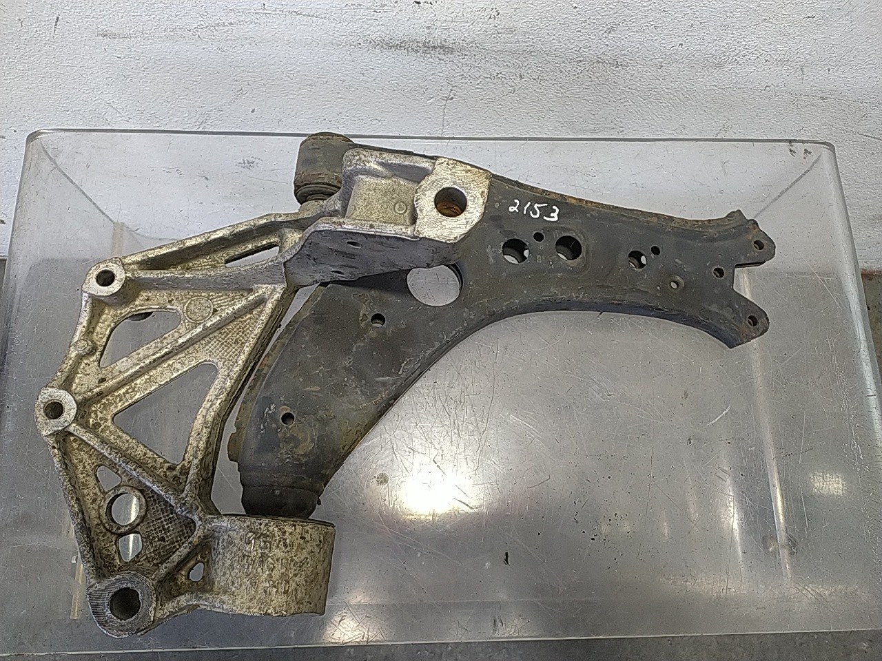 Braço suspensão frente direito (20195354).