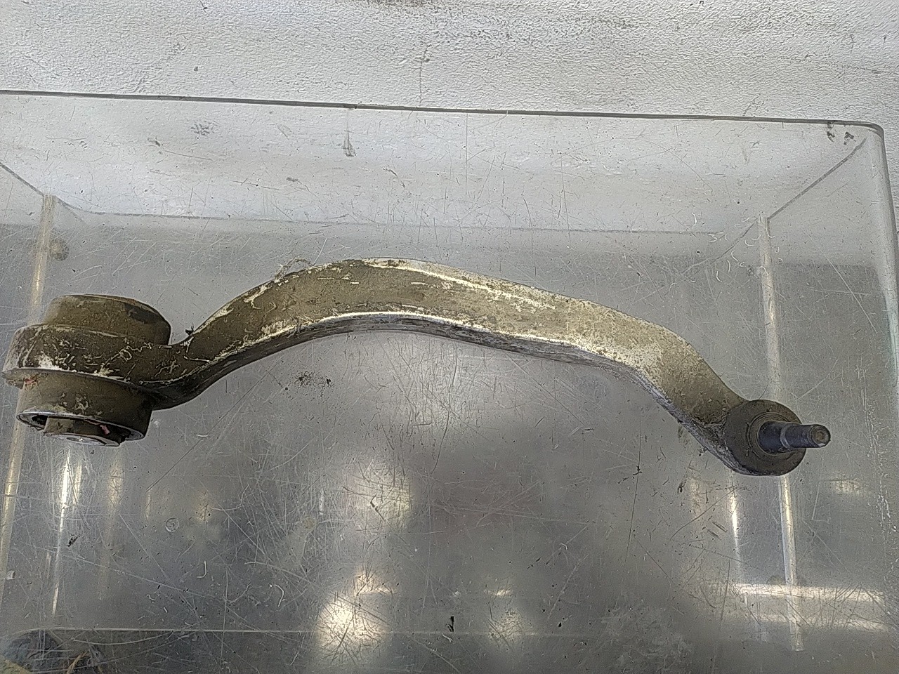 Braço suspensão frente direito (20268298).