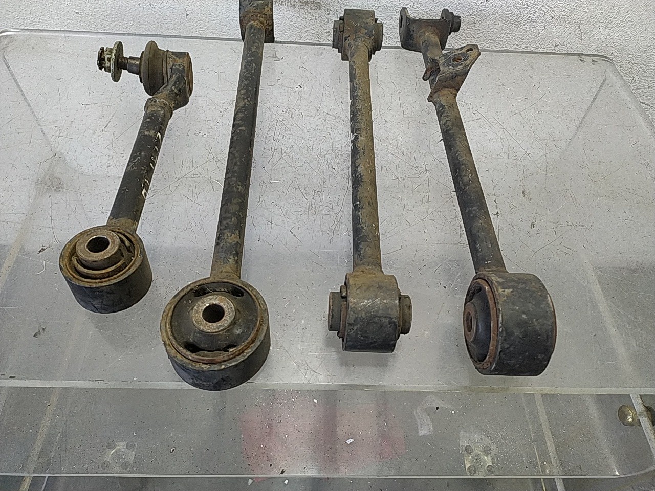 Braço suspensão tras direito (20268302).