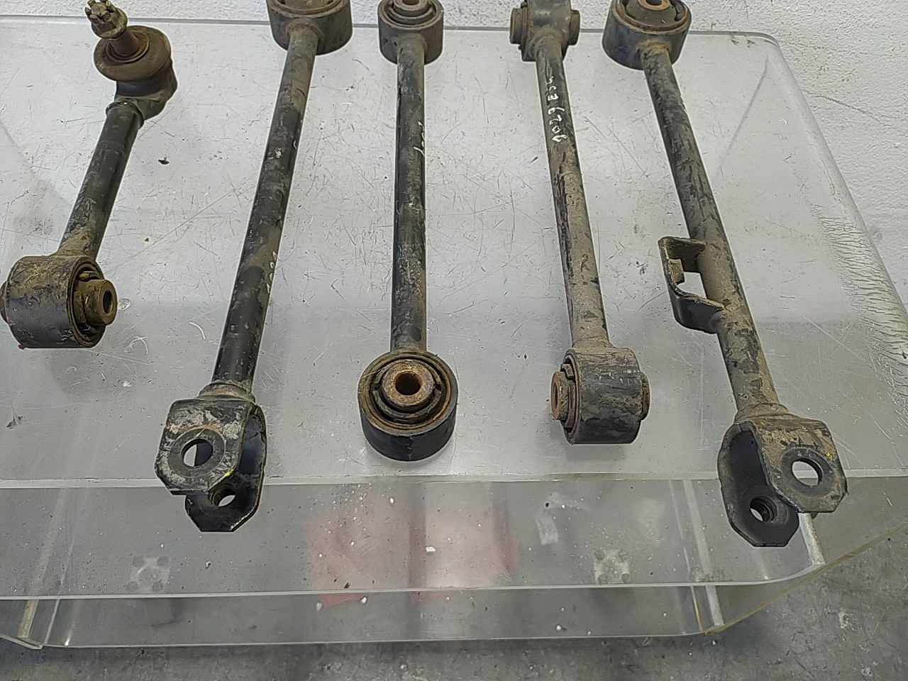 Braço suspensão tras esquerdo (20268305).