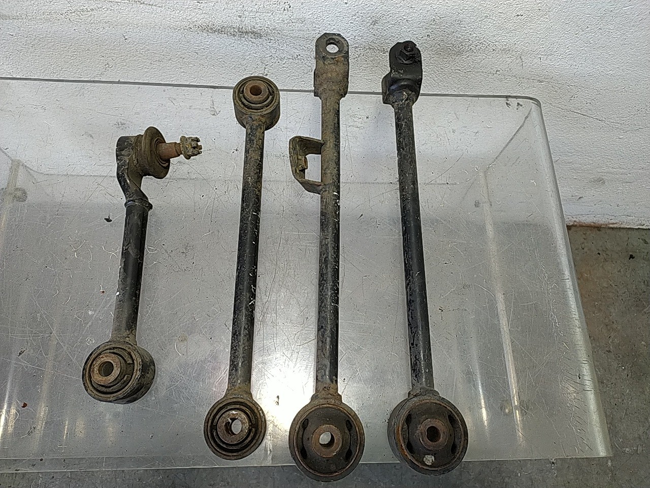 Braço suspensão tras direito (20268306).