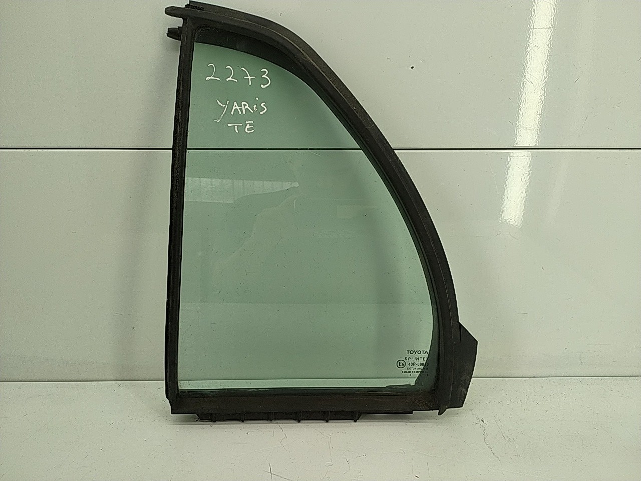 Vidro pequeno porta tras esquerda (20261905).