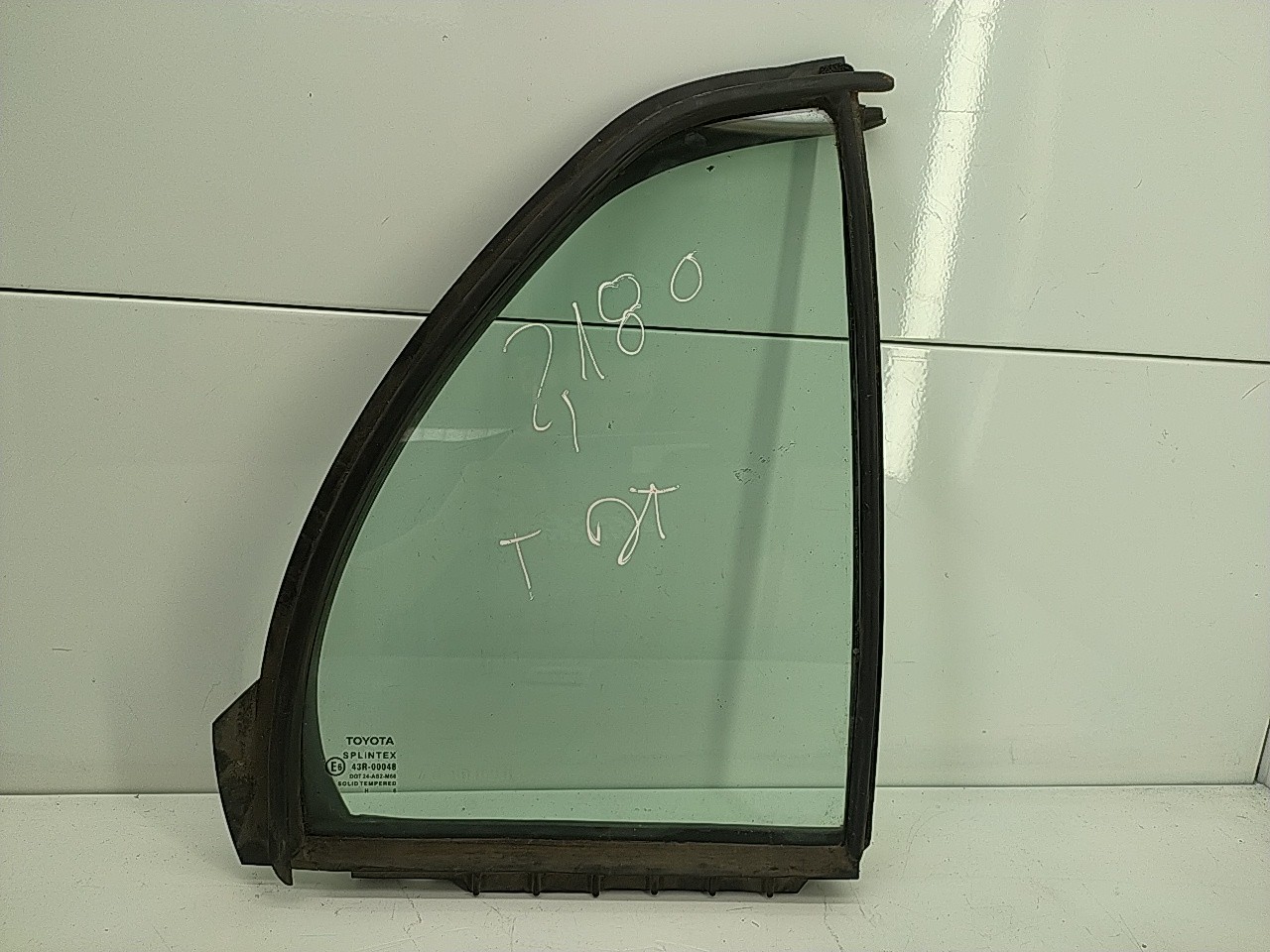 Vidro pequeno porta tras direito (20203620).