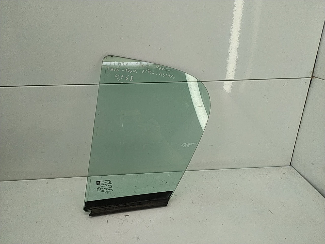 Vidro pequeno porta tras esquerda (20268341).