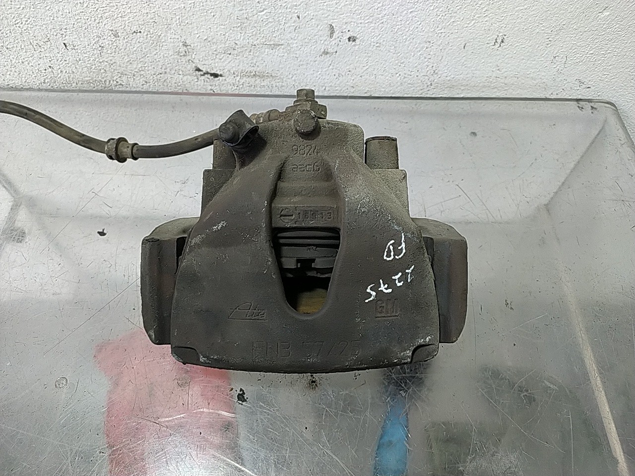 Pinça frente direita (20266887).