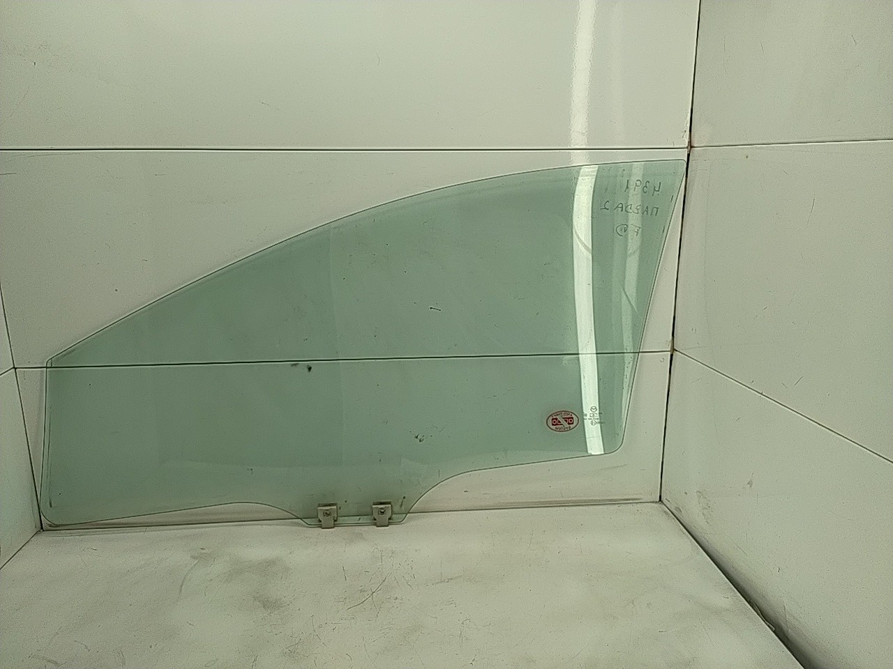 Vidro porta frente direita (20254979).