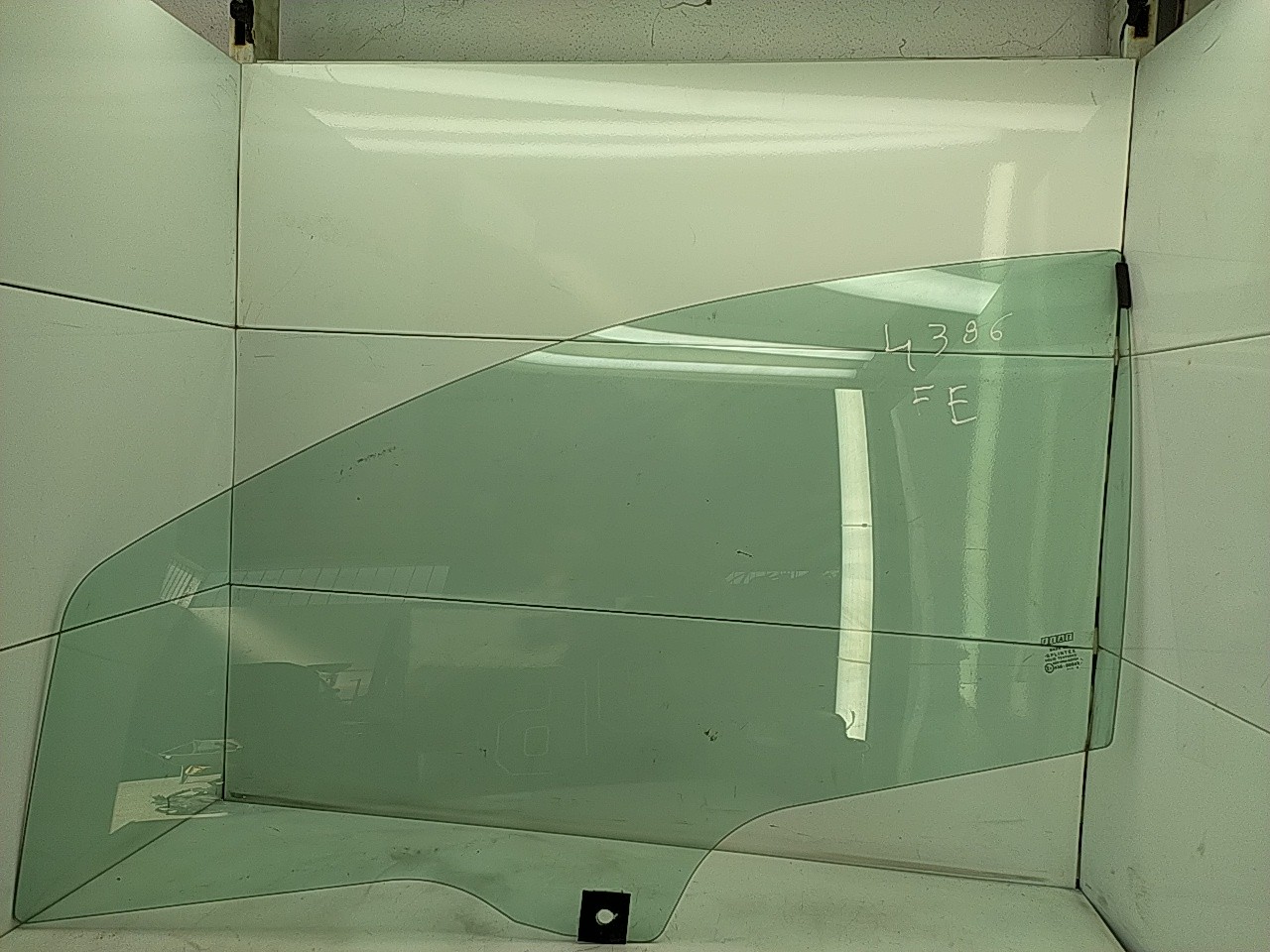 Vidro porta frente esquerda (20249050).