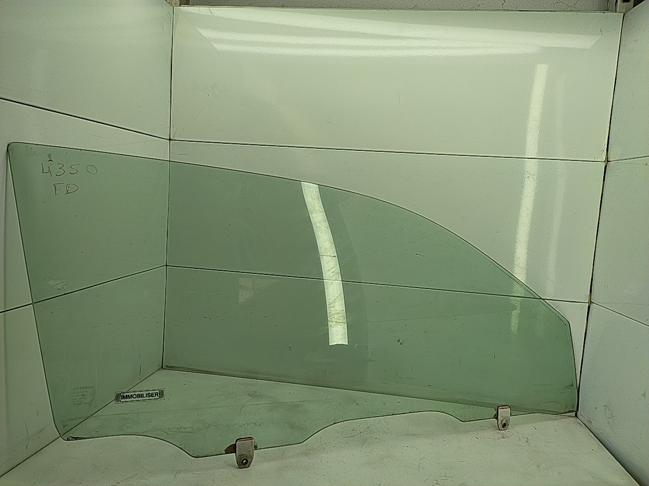 Vidro porta frente direita (20223040).