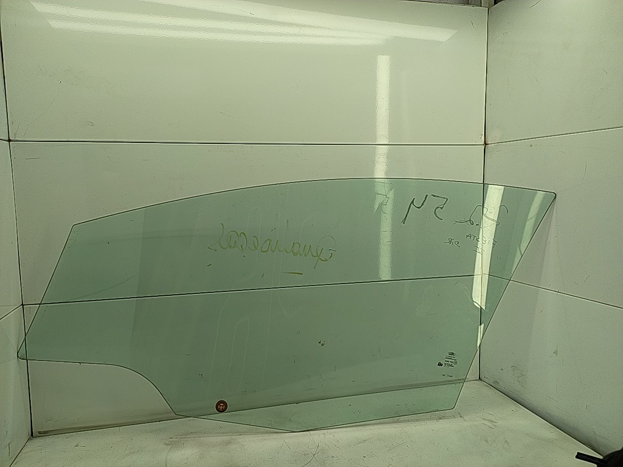 Vidro porta frente direita (20243811).