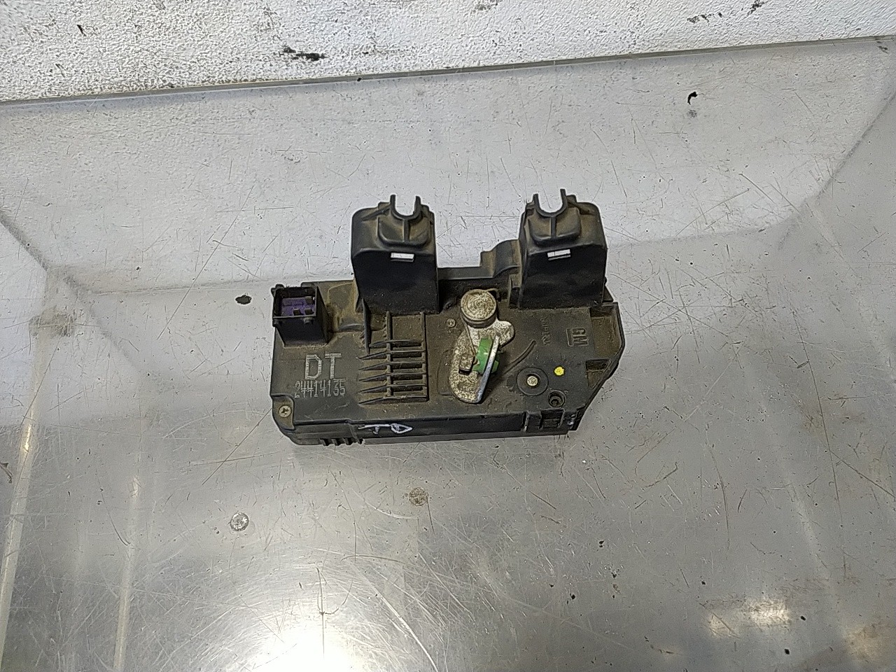 Fecho porta  tras direito (20268453).