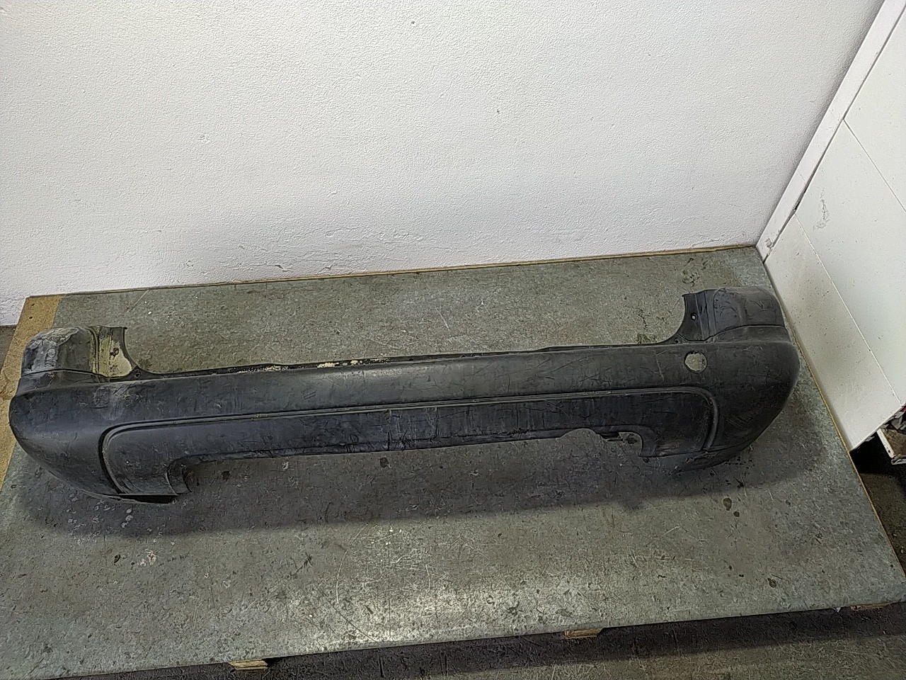 Para choques traseiro (20239510).