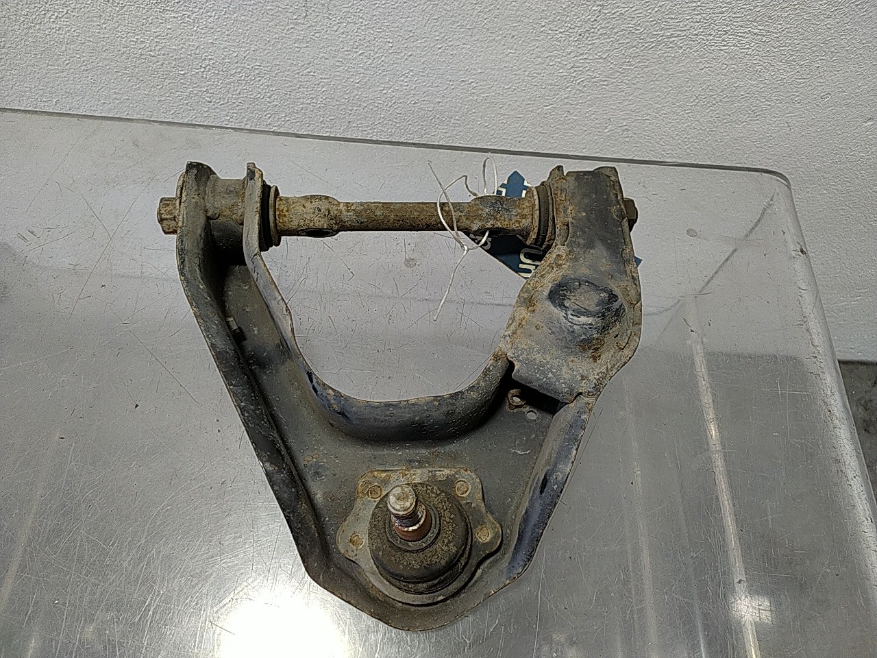 Braço suspensão frente esquerdo (20268648).