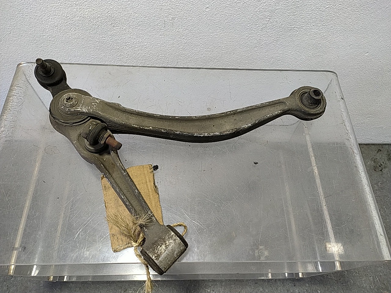 Braço suspensão frente direito (20187428).