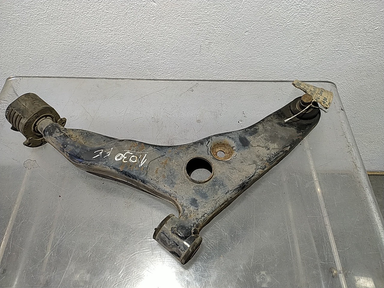 Braço suspensão frente esquerdo (20268658).