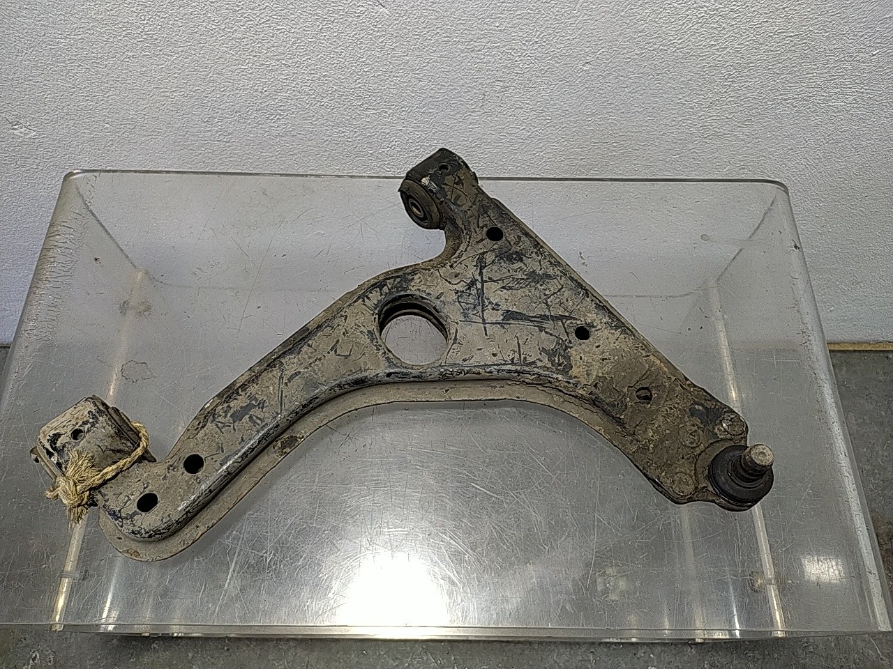 Braço suspensão frente direito (20184206).