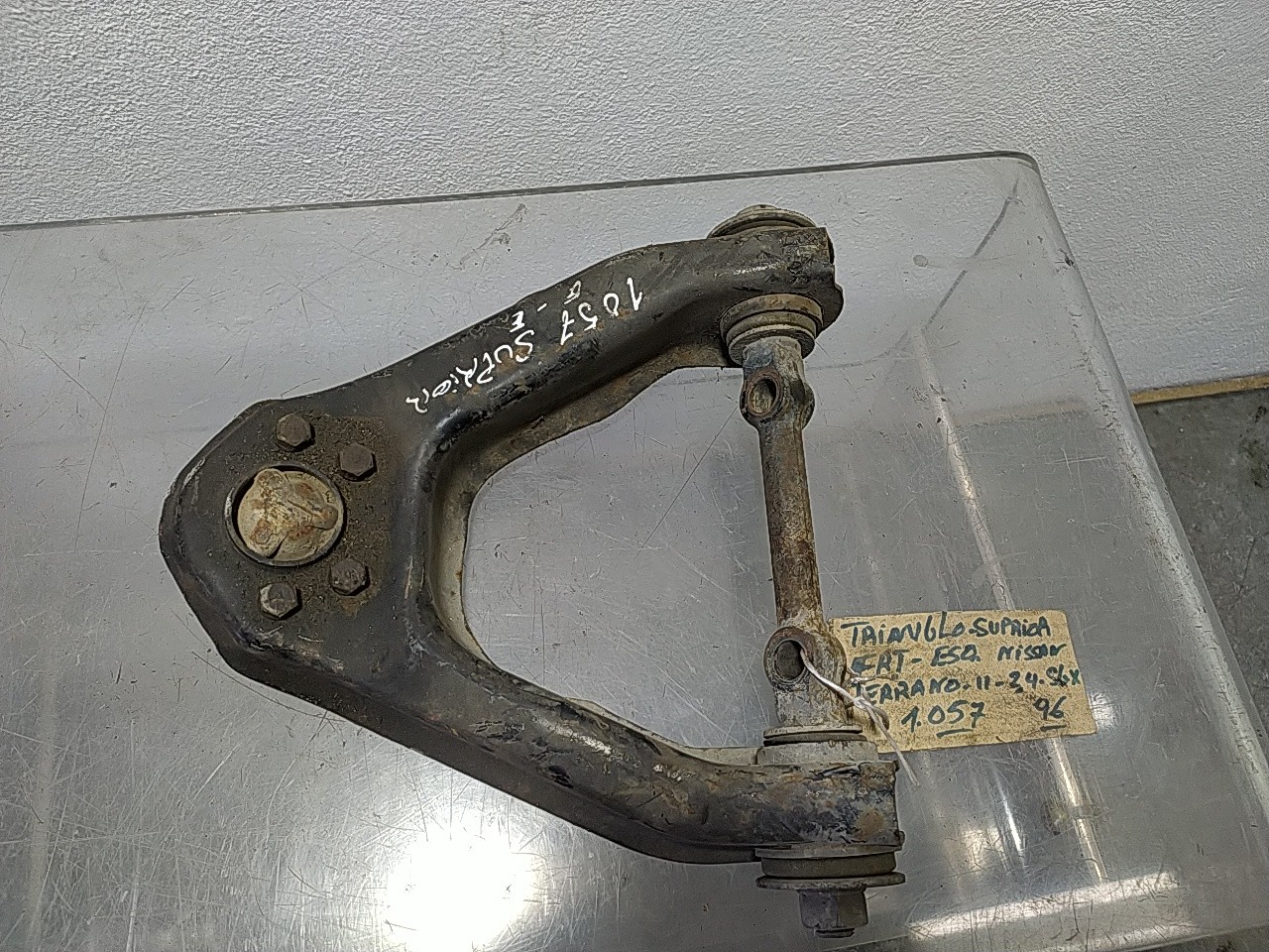 Braço suspensão frente esquerdo (20268662).