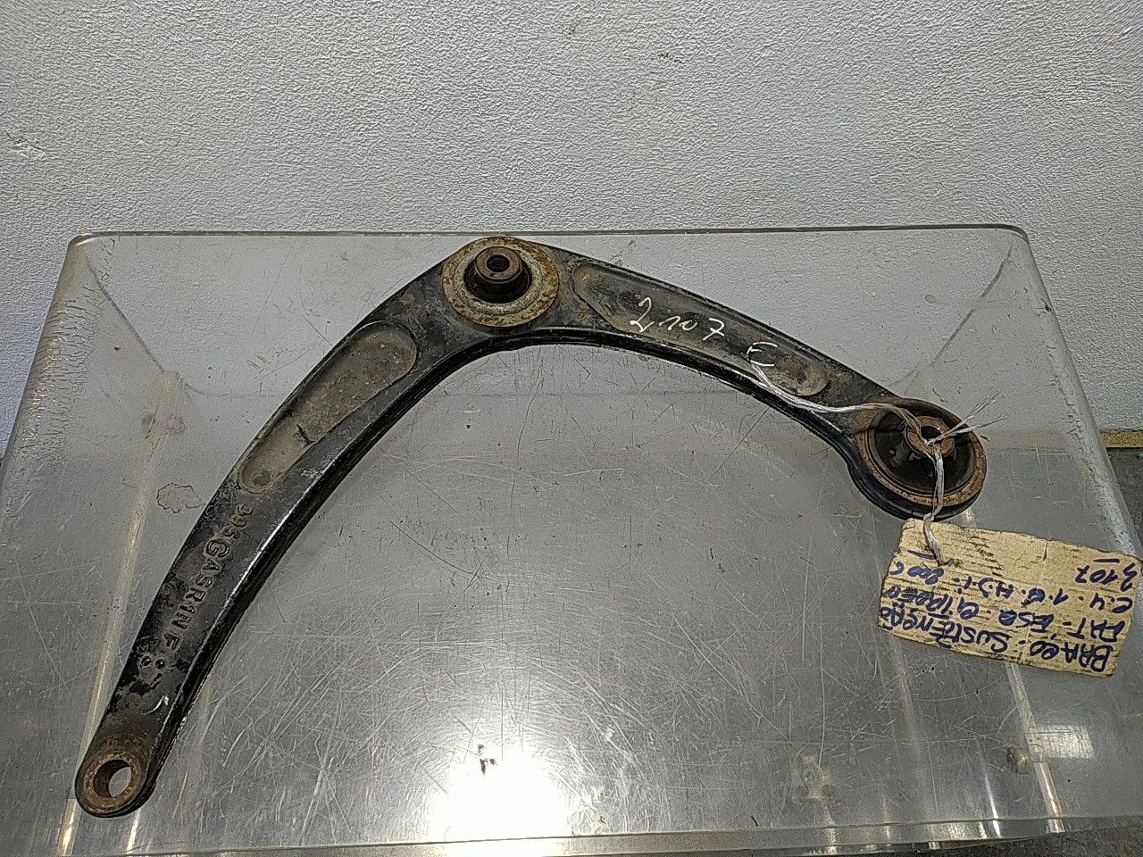 Braço suspensão frente esquerdo (117746).