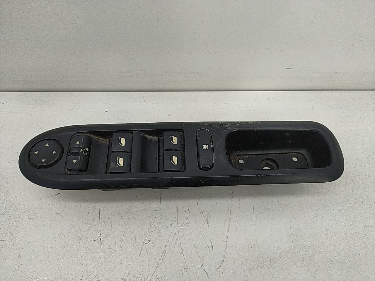 Interruptor vidros porta cond/pass (20267779).