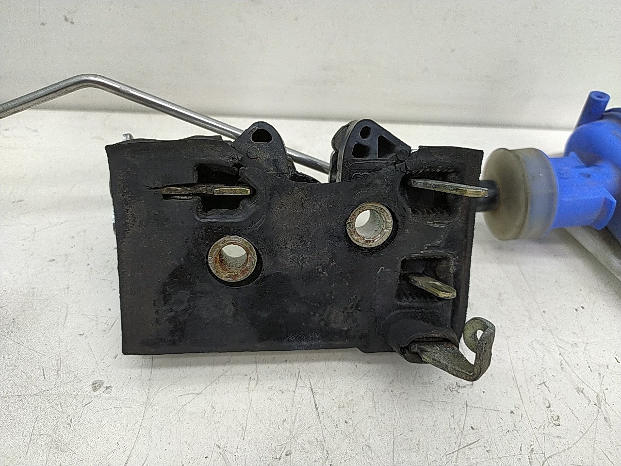 Fecho porta  tras esquerdo (20239673).